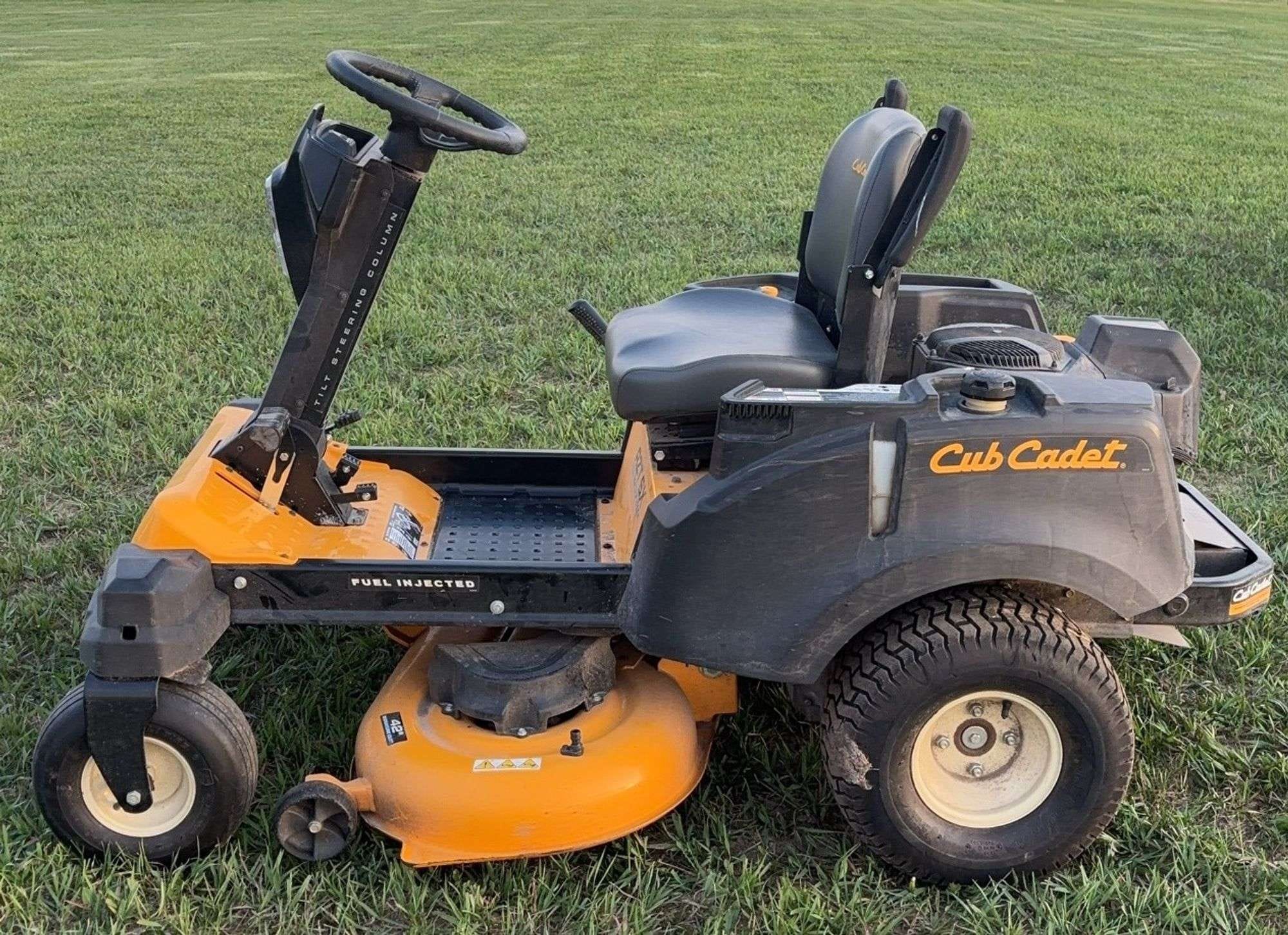 Cub Cadet RZT SX Equipment Image0