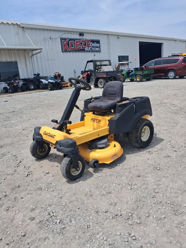 Image of Cub Cadet RZTS equipment image 2
