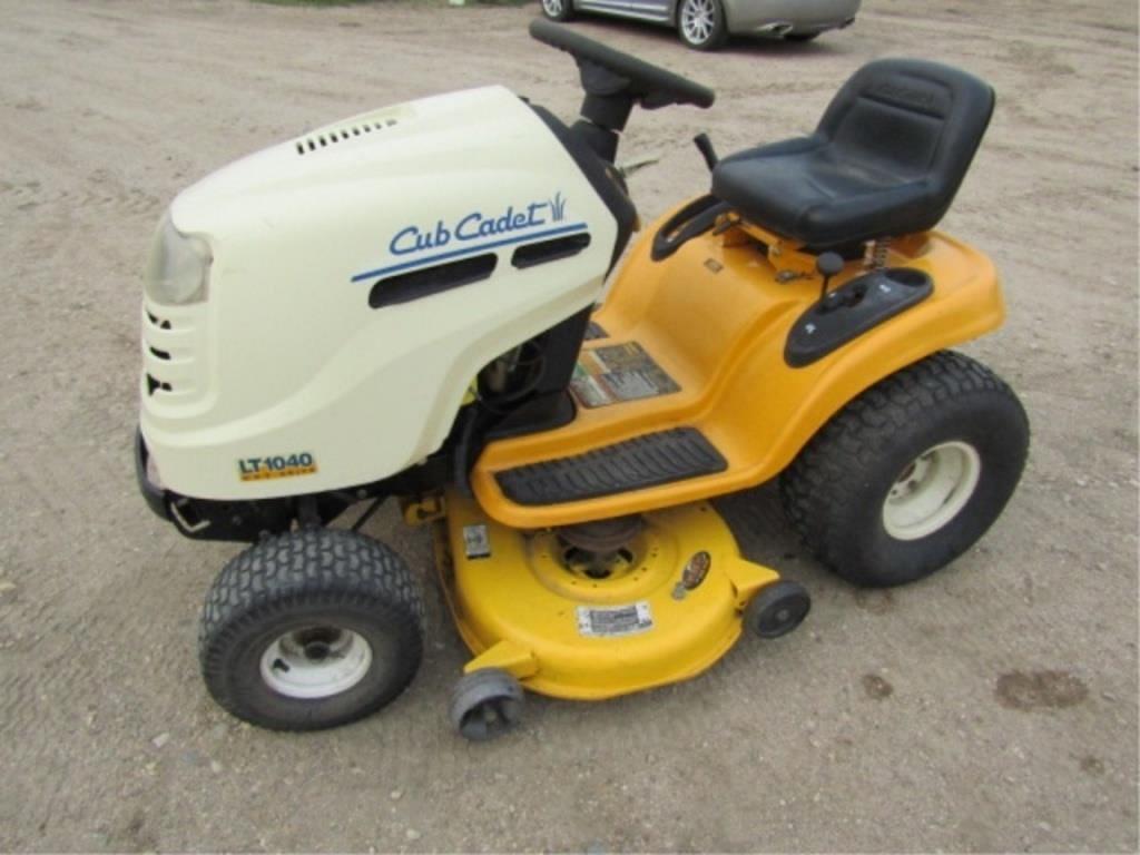 Image of Cub Cadet LT1040 Primary image