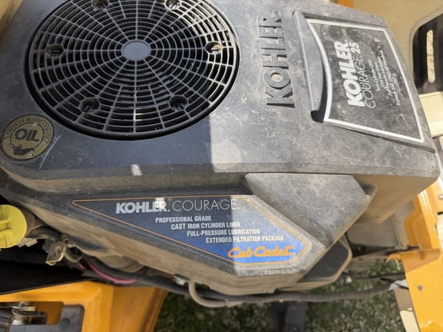 Image of Cub Cadet SLTX1050 equipment image 3