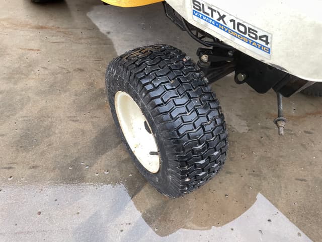 Image of Cub Cadet SLTX1054 equipment image 4