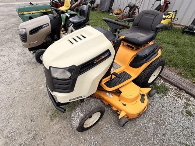 Image of Cub Cadet SLTX1054 equipment image 2