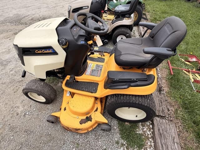 Image of Cub Cadet SLTX1054 equipment image 3