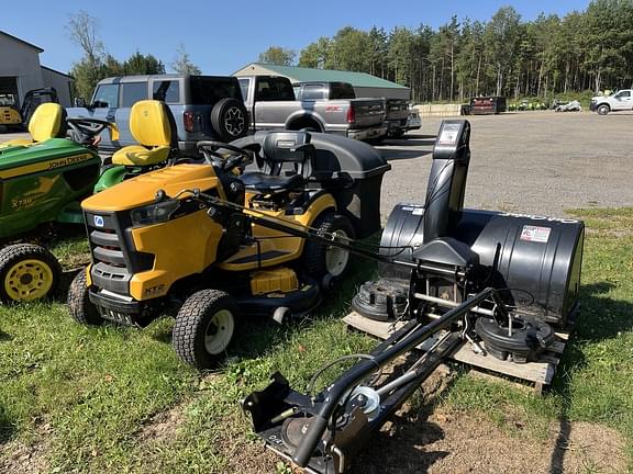 Image of Cub Cadet XT2 SLX50 equipment image 1