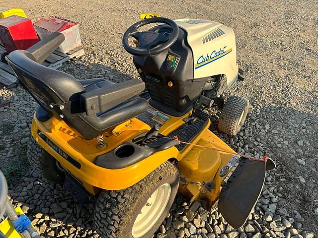 Image of Cub Cadet Super LT1550 equipment image 2