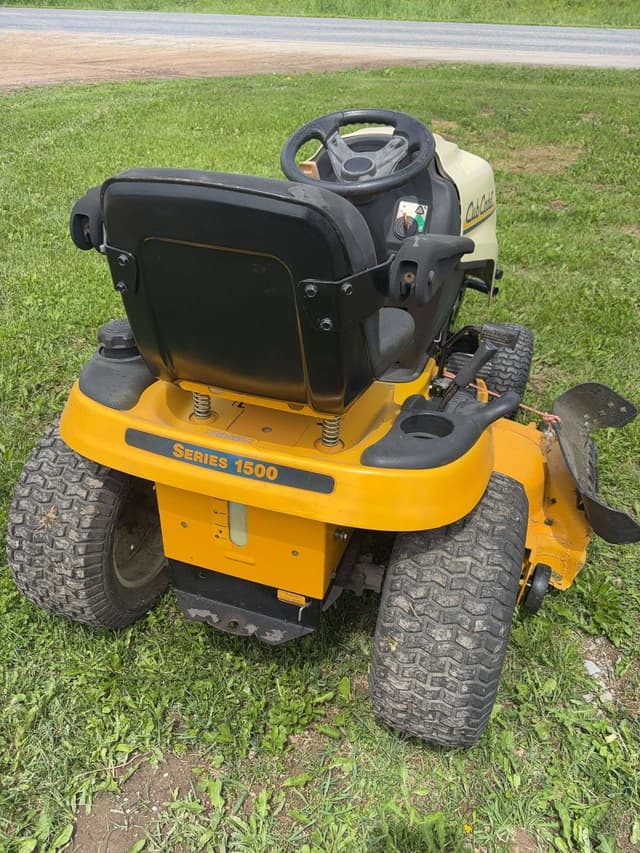 Image of Cub Cadet Super LT1550 equipment image 2