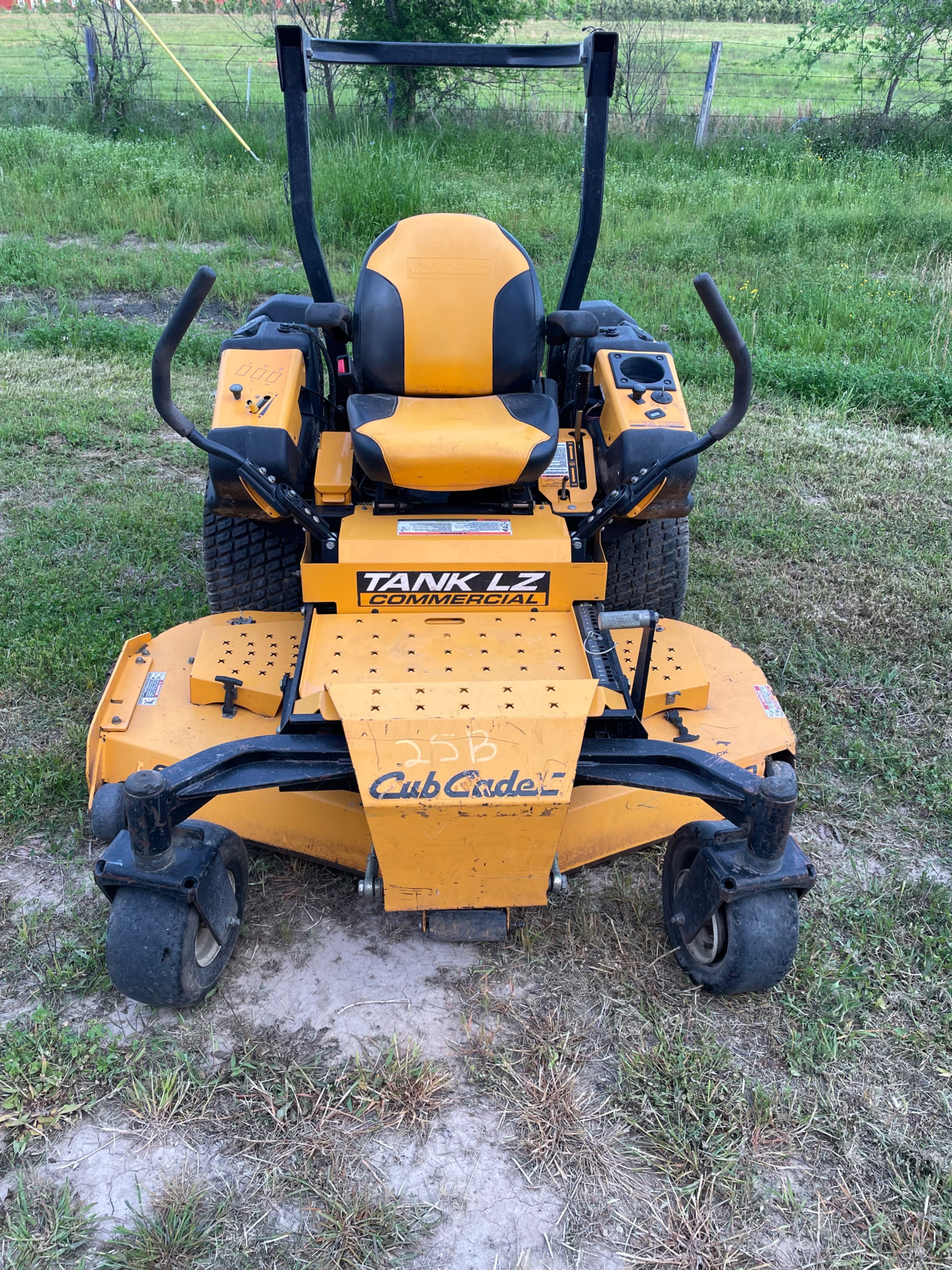 Main image Cub Cadet Tank L Commercial