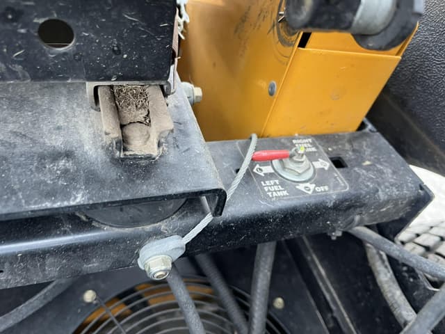 Image of Cub Cadet Tank LZ equipment image 4