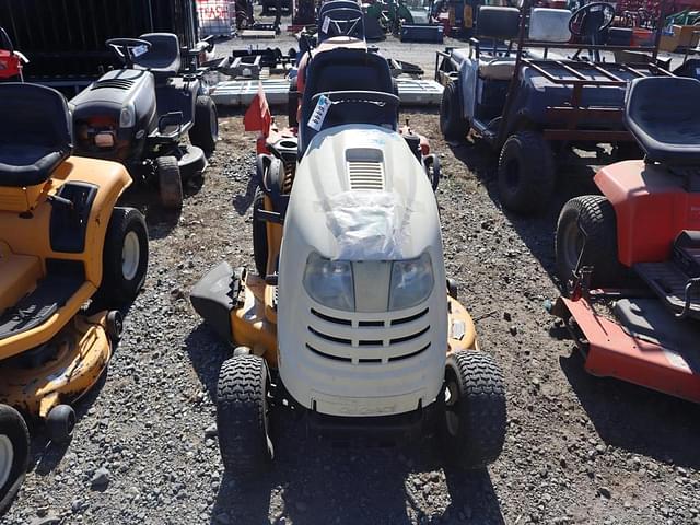 Image of Cub Cadet LT1042 equipment image 2