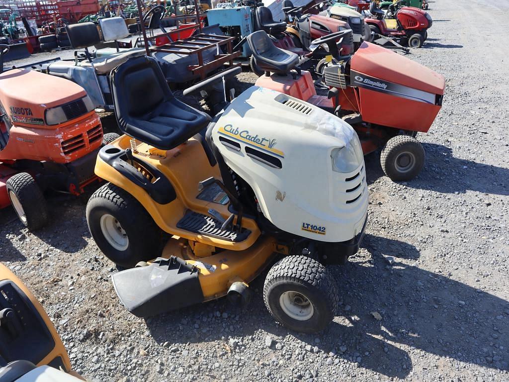 Image of Cub Cadet LT1042 Primary image