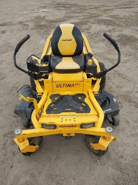 Image of Cub Cadet Ultima ZT1 equipment image 2