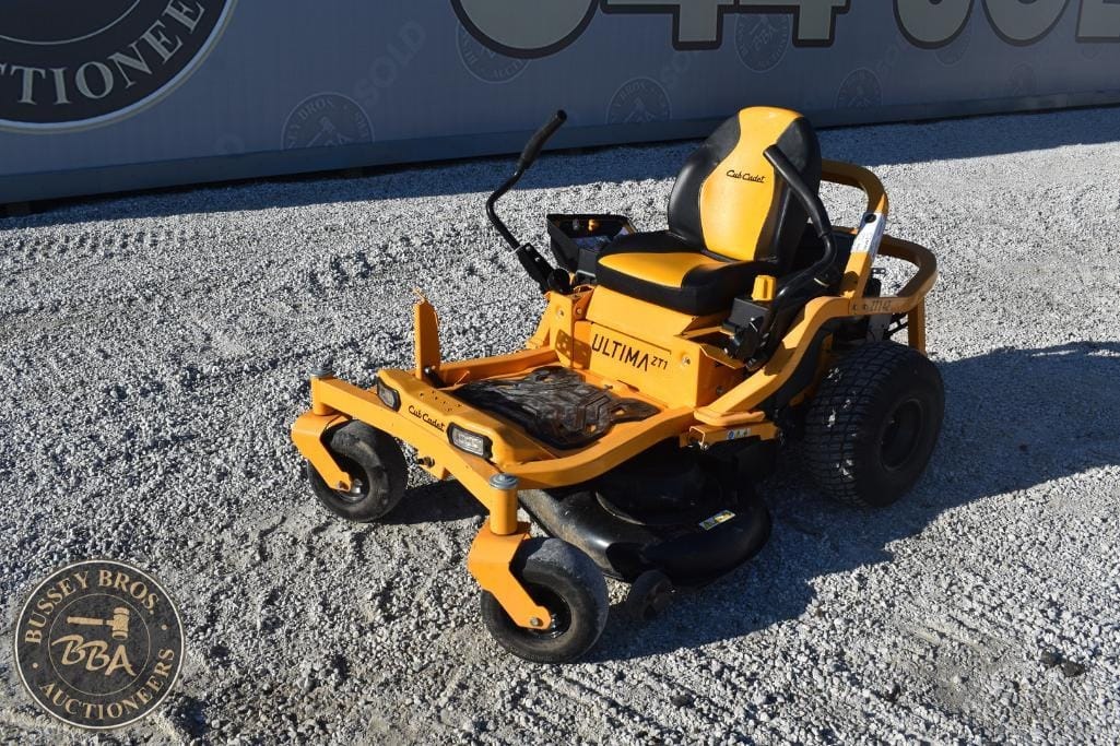 Cub Cadet Ultima ZT1 Equipment Image0