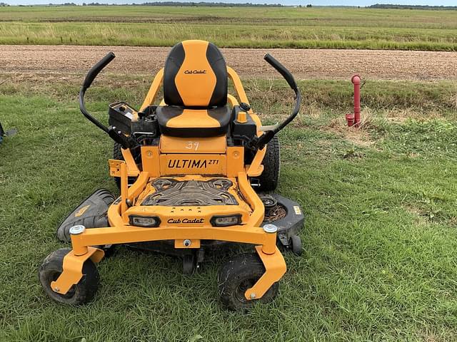 Image of Cub Cadet Ultima ZT1 equipment image 4