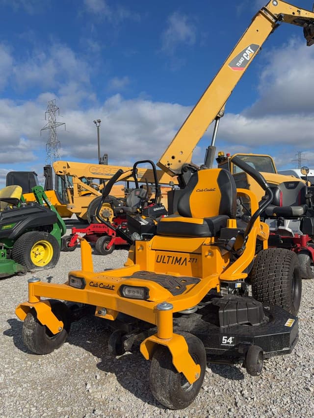 Image of Cub Cadet Ultima ZT1 equipment image 1