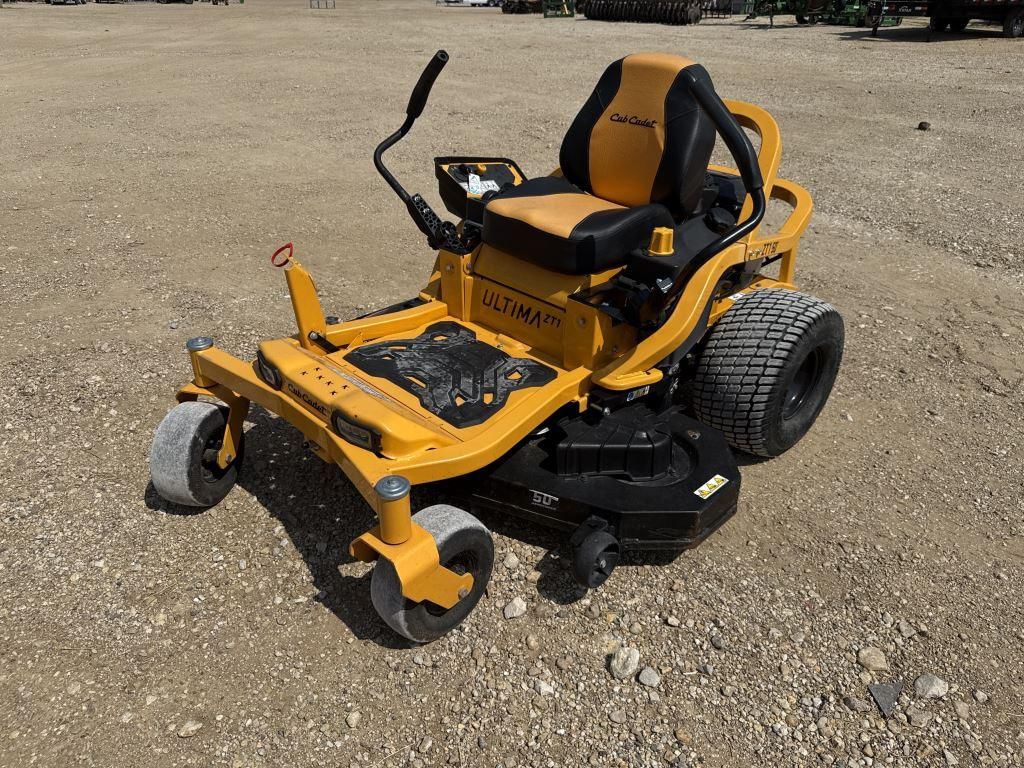 Cub Cadet Ultima ZT1 Equipment Image0