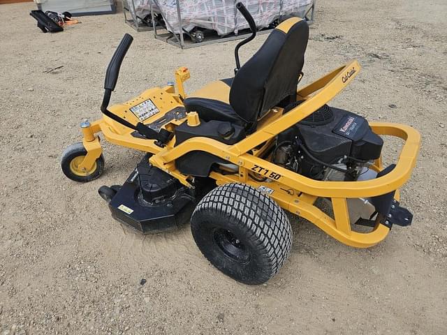 Image of Cub Cadet Ultima ZT1 equipment image 3