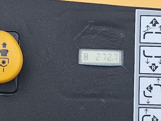 Image of Cub Cadet Ultima ZT1 equipment image 4