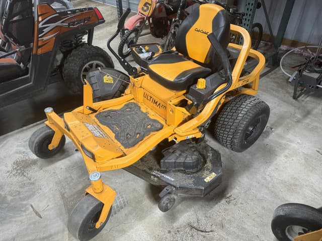 Image of Cub Cadet Ultima ZT1 equipment image 2