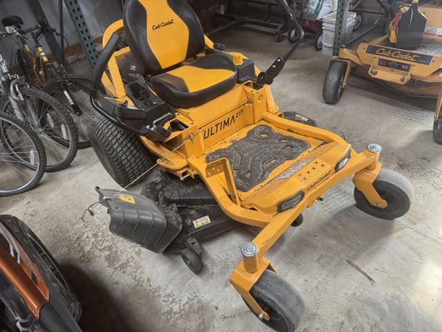 Image of Cub Cadet Ultima ZT1 equipment image 1