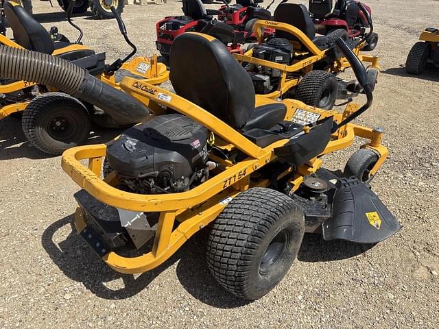 Image of Cub Cadet Ultima ZT1 equipment image 2