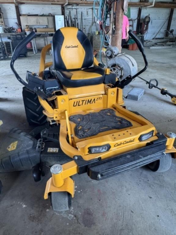 Image of Cub Cadet Ultima ZT1 equipment image 1