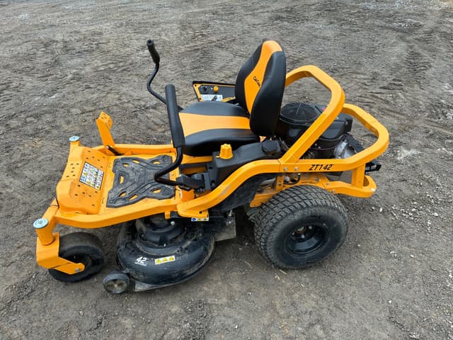 Image of Cub Cadet Ultima ZT1 equipment image 1