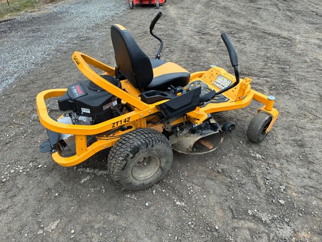 Image of Cub Cadet Ultima ZT1 equipment image 4