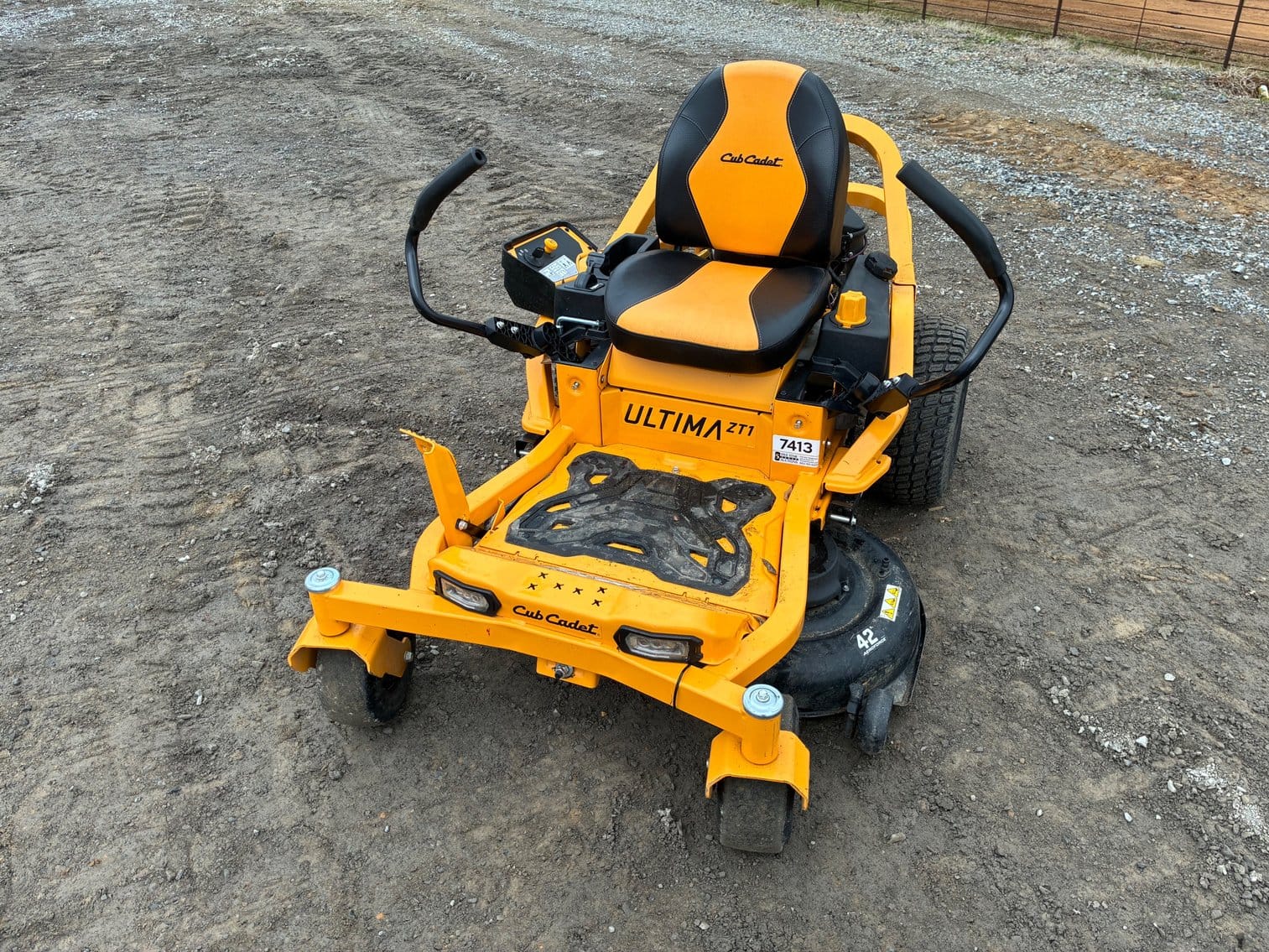 Cub Cadet Ultima ZT1 Equipment Image0