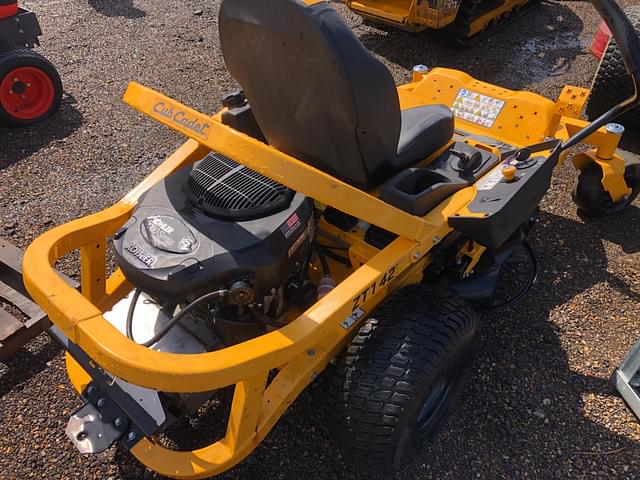Image of Cub Cadet Ultima ZT1 equipment image 2