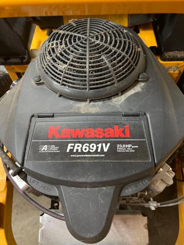 Image of Cub Cadet Ultima ZT1 equipment image 4