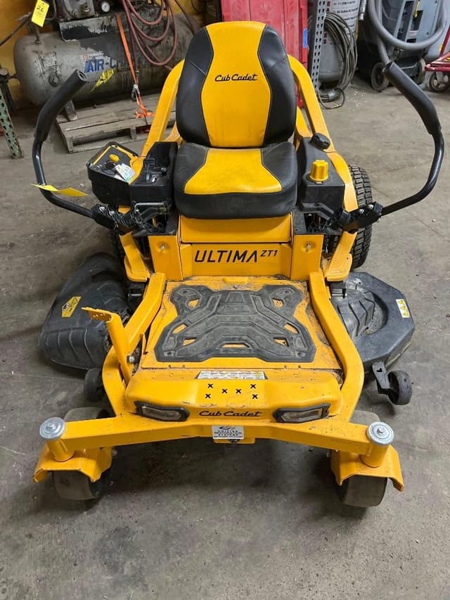 Image of Cub Cadet Ultima ZT1 equipment image 1