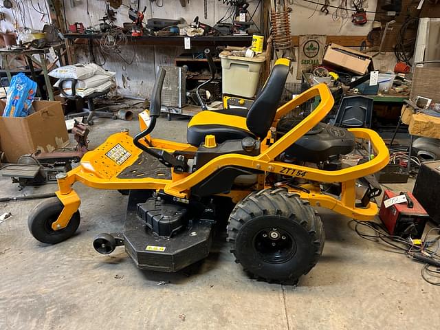 Image of Cub Cadet Ultima ZT1 equipment image 2