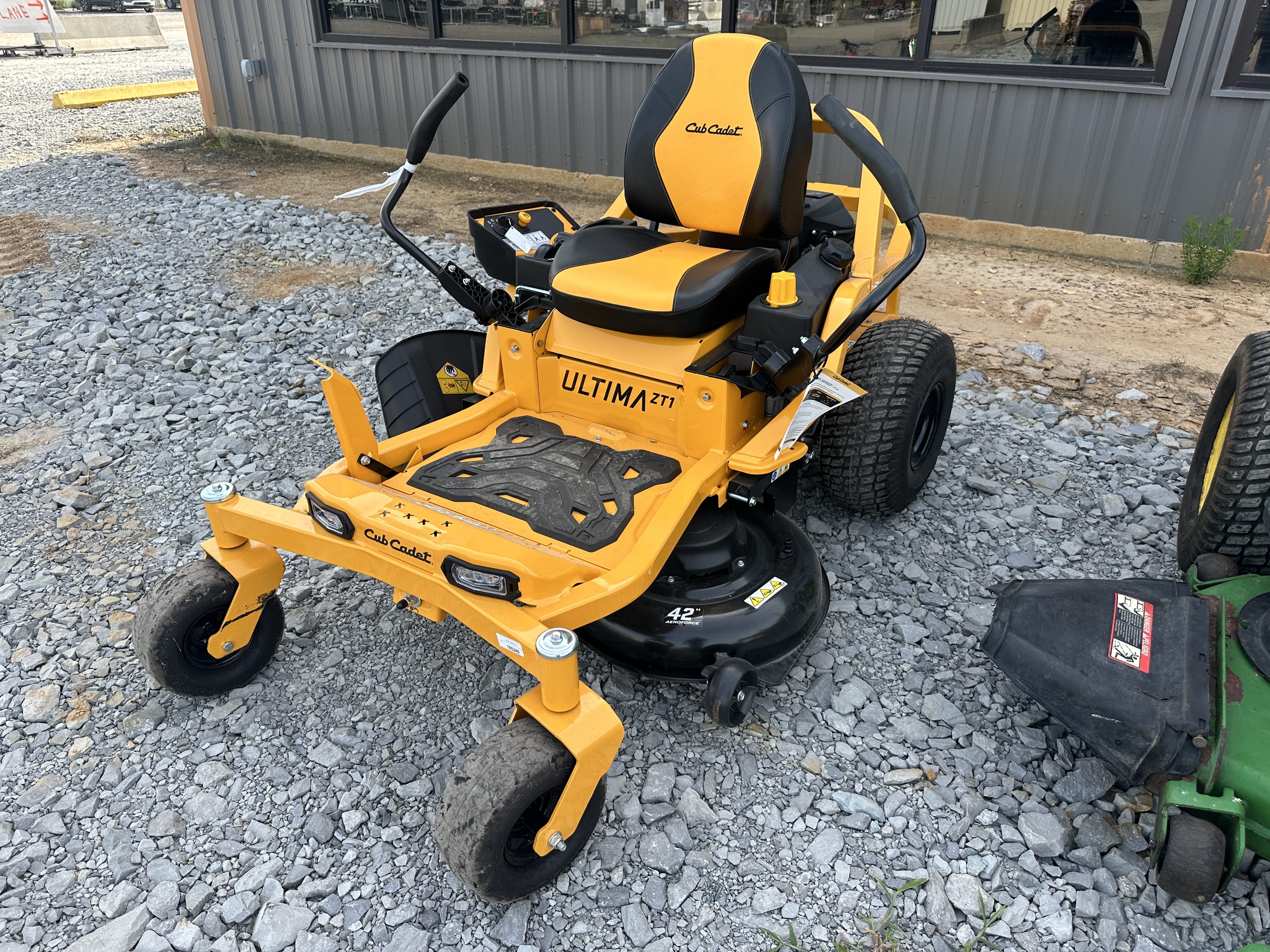 Main image Cub Cadet Ultima ZT1