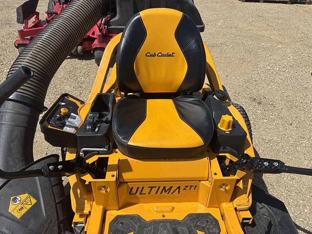 Image of Cub Cadet Ultima ZT1 equipment image 4