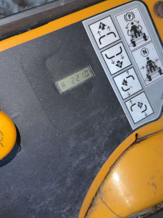 Image of Cub Cadet Ultima ZT1 equipment image 4