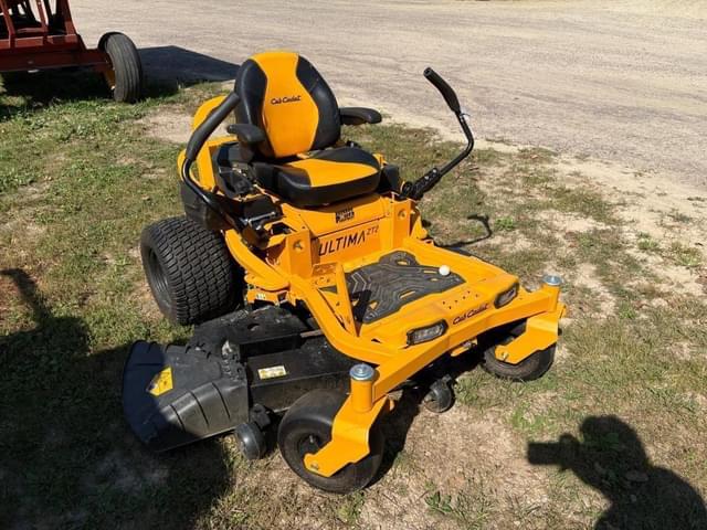 Image of Cub Cadet Ultima ZT2 equipment image 2