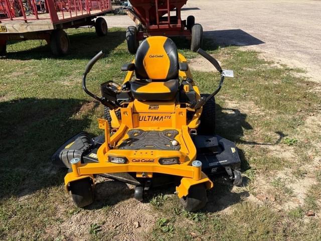 Image of Cub Cadet Ultima ZT2 equipment image 1