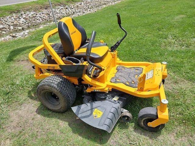 Image of Cub Cadet Ultima ZT1 equipment image 2