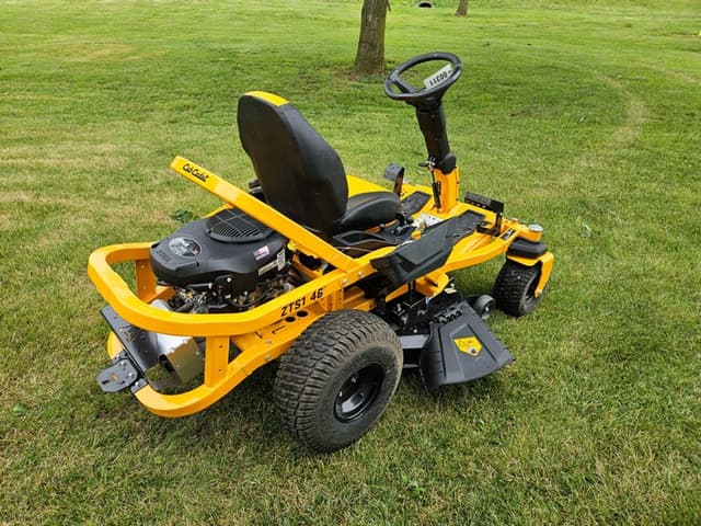 Image of Cub Cadet Ultima ZTS1 equipment image 4
