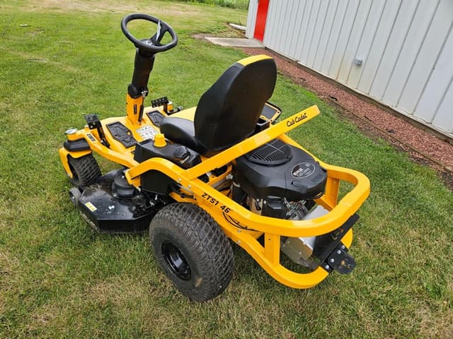 Image of Cub Cadet Ultima ZTS1 equipment image 2