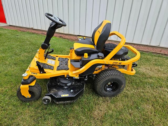 Image of Cub Cadet Ultima ZTS1 equipment image 1