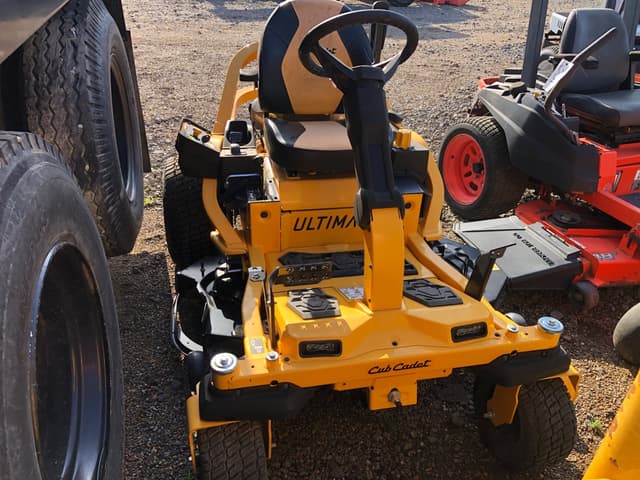 Image of Cub Cadet Ultima ZTS2 equipment image 1
