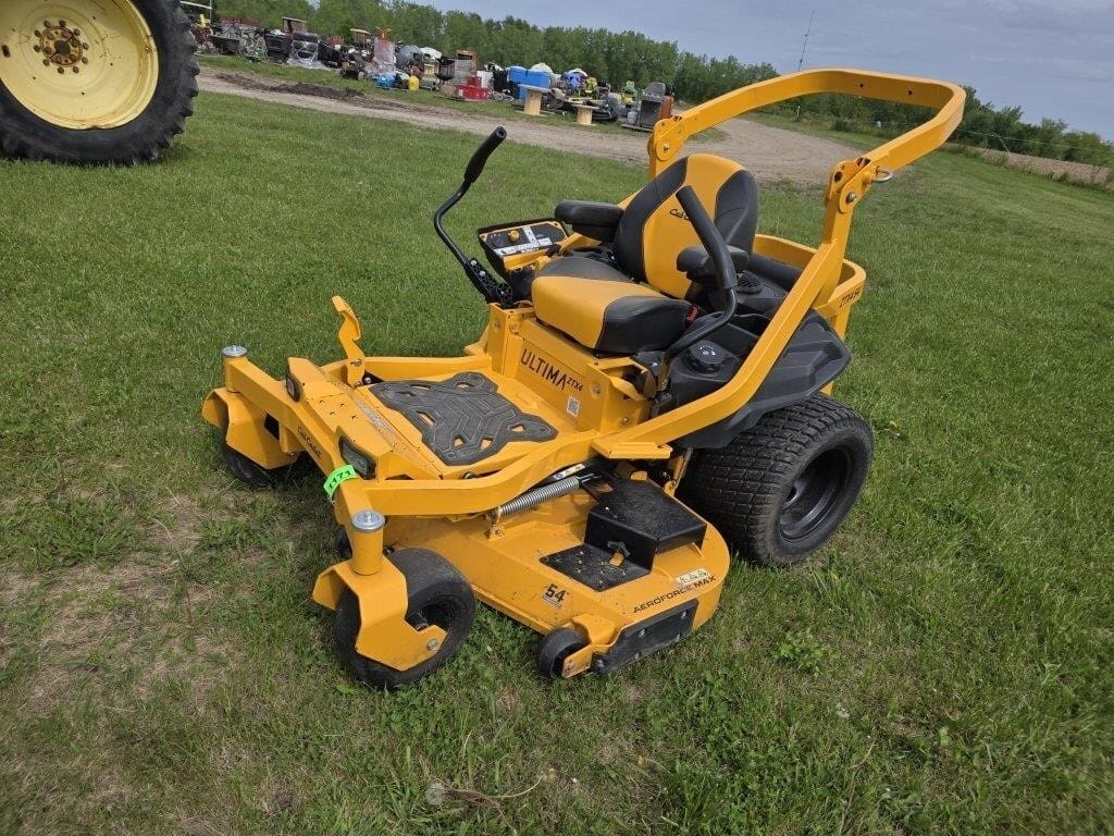 Cub Cadet Ultima ZTX4 Equipment Image0