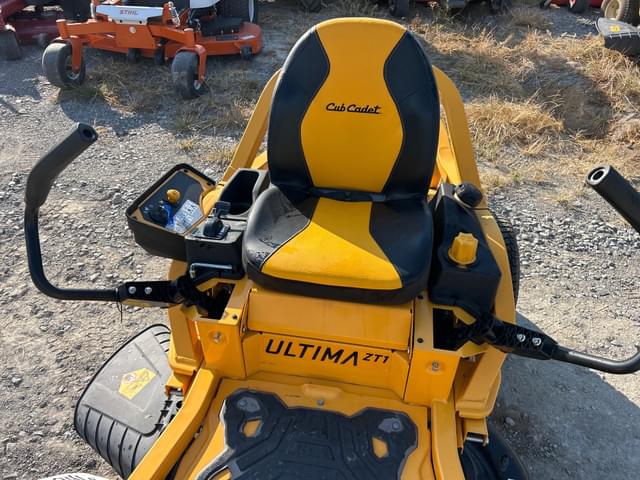Image of Cub Cadet Ultima ZT1 equipment image 4