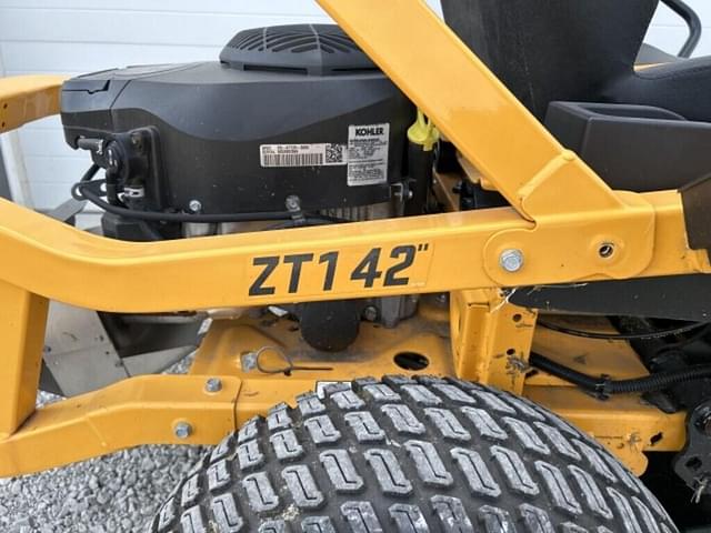 Image of Cub Cadet Ultima ZT1 equipment image 1