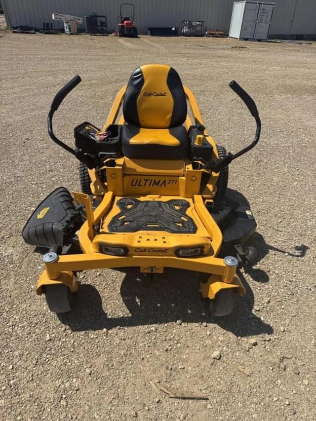 Image of Cub Cadet Ultima ZT1 equipment image 1