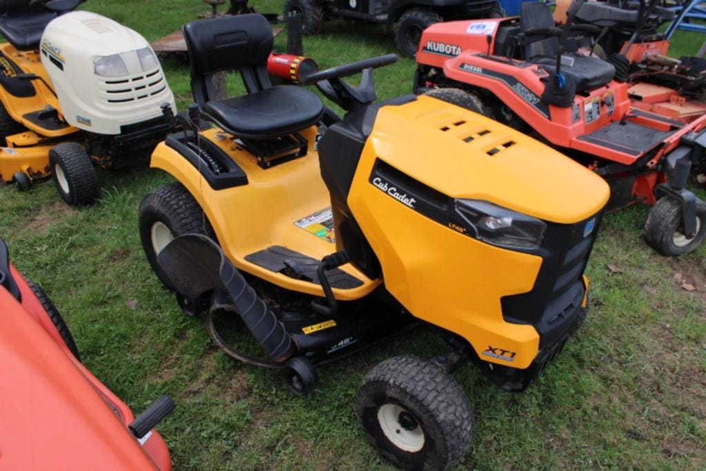 Cub Cadet XT1 Equipment Image0