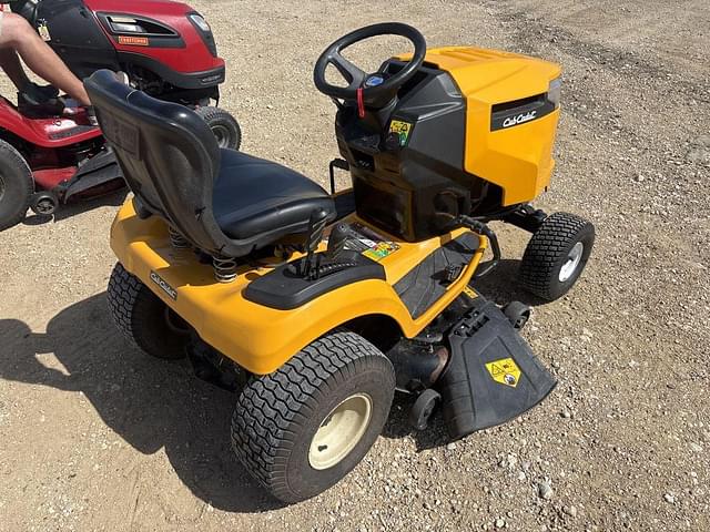 Image of Cub Cadet XT1 equipment image 2