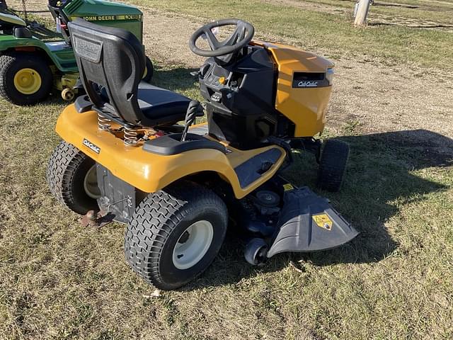 Image of Cub Cadet XT1 equipment image 2