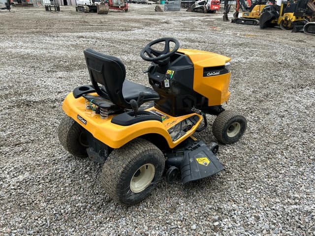 Image of Cub Cadet XT1 LT42 equipment image 3